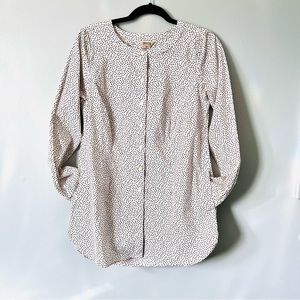 Relax fit button down shirt with pockets XS Duluth Trading Co